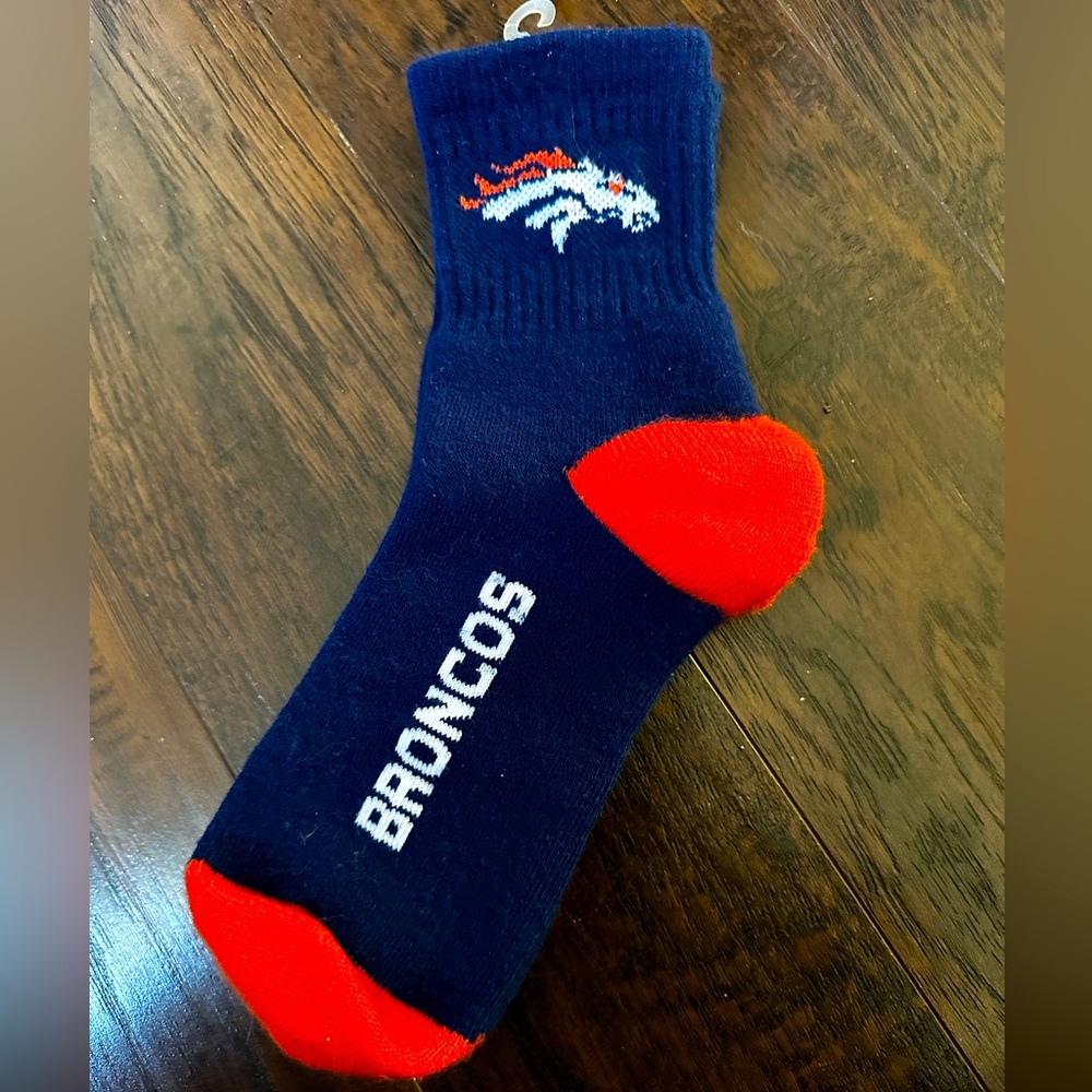 DENVER BRONCOS Men’s Crew Socks
